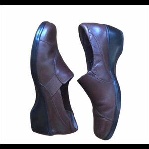 Clarks Brown Size 7.5 Shoes EUC